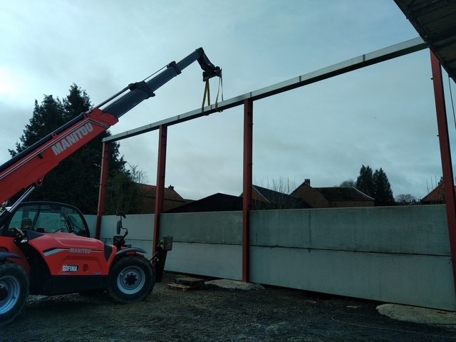 Pose de cheneaux sur batiment